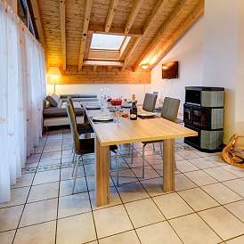 PAT 3BrPenthouse Living P214 01 vS 2500