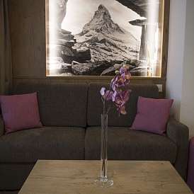 PAT StdMV Sitting P103 01